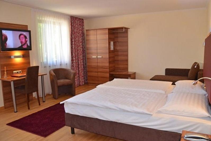 Hotel und Cafe Paso Vierkirchen Zimmer foto